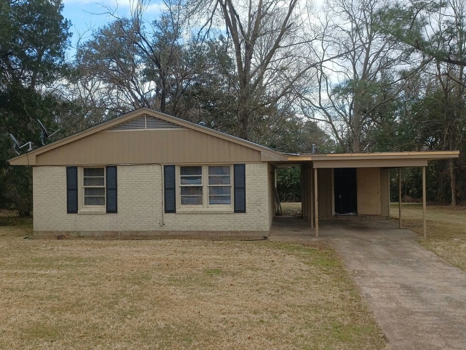 2921 Lasalle Dr in Alexandria, LA - Building Photo