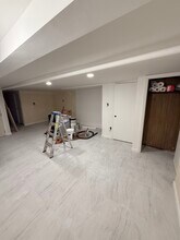 2068 33rd St, Unit Lower Level in Astoria, NY - Foto de edificio - Building Photo