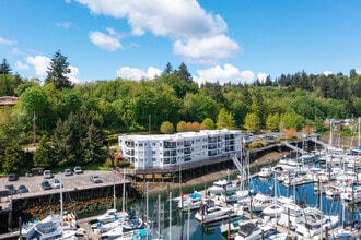 3889 Harborview Dr in Gig Harbor, WA - Foto de edificio - Building Photo