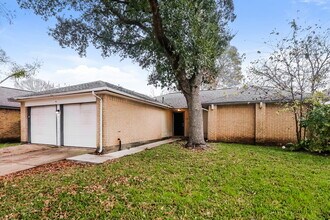 1014 Mayweather Ln in Richmond, TX - Foto de edificio - Building Photo