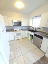 3136 Moonbeam Cir S, Unit UPSTAIRS RT in Colorado Springs, CO - Foto de edificio - Building Photo