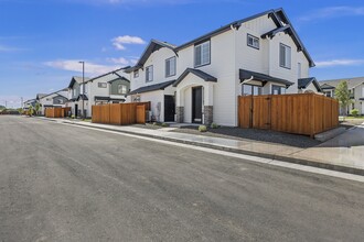 Alante Homes at Lake Hazel in Boise, ID - Foto de edificio - Building Photo