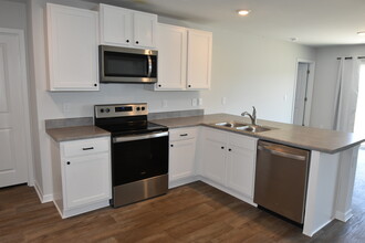 1712 Fox Trace Cir in Leland, NC - Building Photo - Building Photo