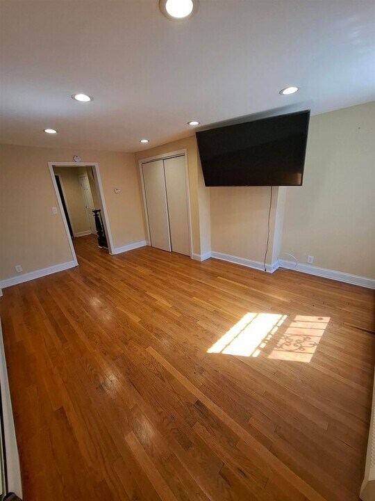 333 Pacific Ave in Jersey City, NJ - Building Photo