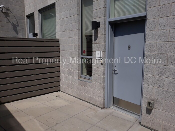 1414 Belmont St NW-Unit -111 in Washington, DC - Foto de edificio