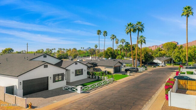 3002 N 53rd Pl in Phoenix, AZ - Building Photo - Building Photo
