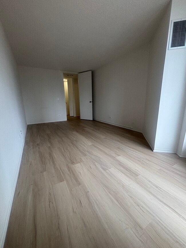 745 N Dearborn St in Chicago, IL - Building Photo - Building Photo