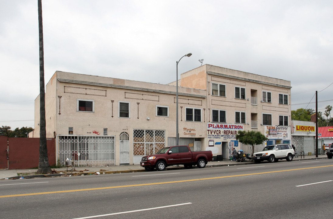 South Park Place Apartments in Los Angeles, CA - Building Photo