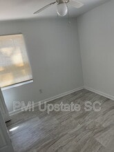 201 Chandler Dr in Gaffney, SC - Foto de edificio - Building Photo