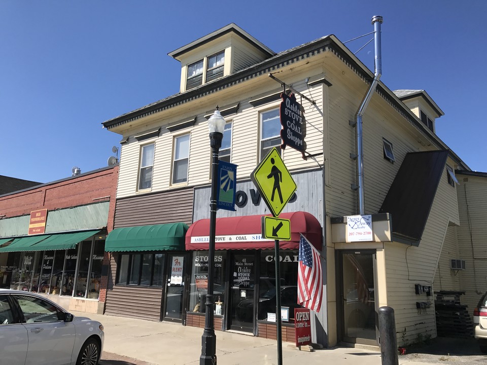 46-48 Main Street, Lincoln, Maine 04457-1437 in Lincoln, ME - Building Photo