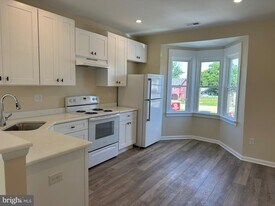 319 W Ridge Pike in Royersford, PA - Building Photo