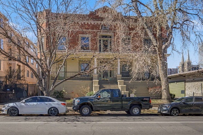 property at 1425 N Washington St