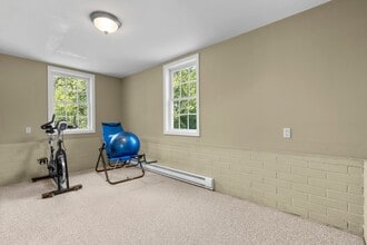 1715 Musso View Ave in Cheshire, CT - Foto de edificio - Building Photo