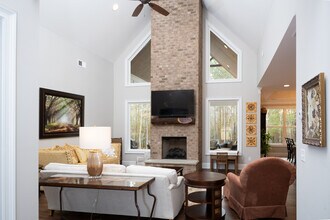621 Country Creek Ln in Gilbert, SC - Building Photo - Building Photo