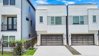 2415 Anita St in Houston, TX - Building Photo