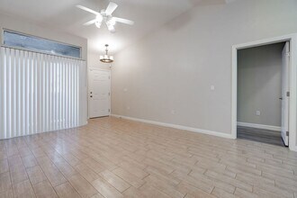 2305 W Horizon Ridge Pkwy in Henderson, NV - Building Photo - Building Photo