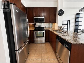 10 Bloorview Pl in Toronto, ON - Building Photo - Building Photo
