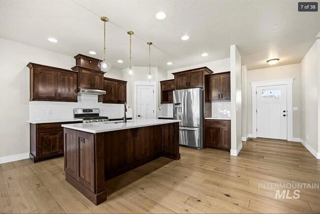 337 Orchid Ave in Fruitland, ID - Foto de edificio - Building Photo