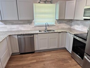 2377 Clifton Springs Manor in Decatur, GA - Foto de edificio - Building Photo