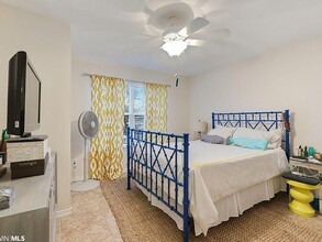 29479 Canal Rd in Orange Beach, AL - Foto de edificio - Building Photo