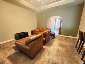 8609 Bucklebury Dr in Pensacola, FL - Building Photo - Building Photo