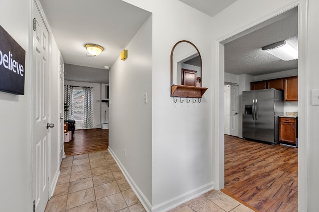 5018 Bell Dr SE in Smyrna, GA - Foto de edificio - Building Photo