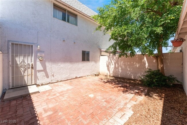 property at 237 Greenbriar Townhouse Way