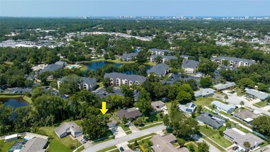 909 Bentwood Ln in Port Orange, FL - Foto de edificio - Building Photo