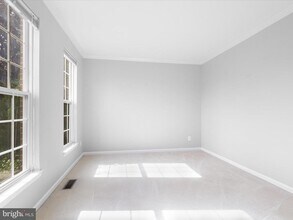 6713 Selbourne Ln in Gainesville, VA - Building Photo - Building Photo