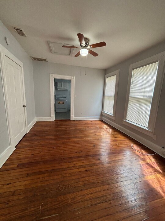 315 E 37th St in Savannah, GA - Building Photo