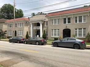429 N Highland Ave NE, Unit 2 in Atlanta, GA - Foto de edificio - Building Photo