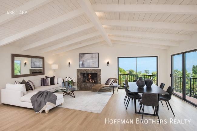 9305 Beverlycrest Dr in Beverly Hills, CA - Foto de edificio - Building Photo