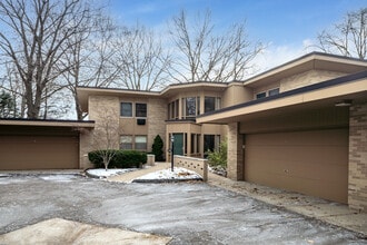 Golfview Apartments in Royal Oak, MI - Building Photo - Building Photo