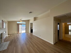 2092 Crowley Way in Las Vegas, NV - Building Photo - Building Photo