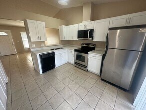2849 Coral Reef Dr in Orlando, FL - Building Photo - Building Photo