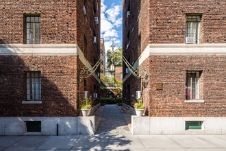 72 Barrow St in New York, NY - Foto de edificio - Building Photo