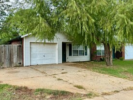 1295 N Boxley Ave, Unit 1295 in Fayetteville, AR - Building Photo