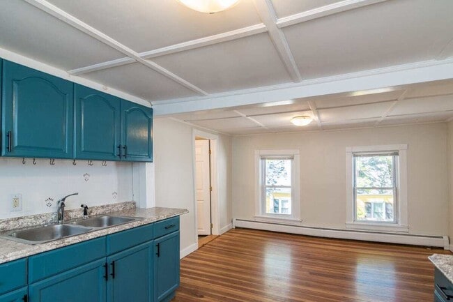 13 Cherry St in Northampton, MA - Building Photo - Building Photo