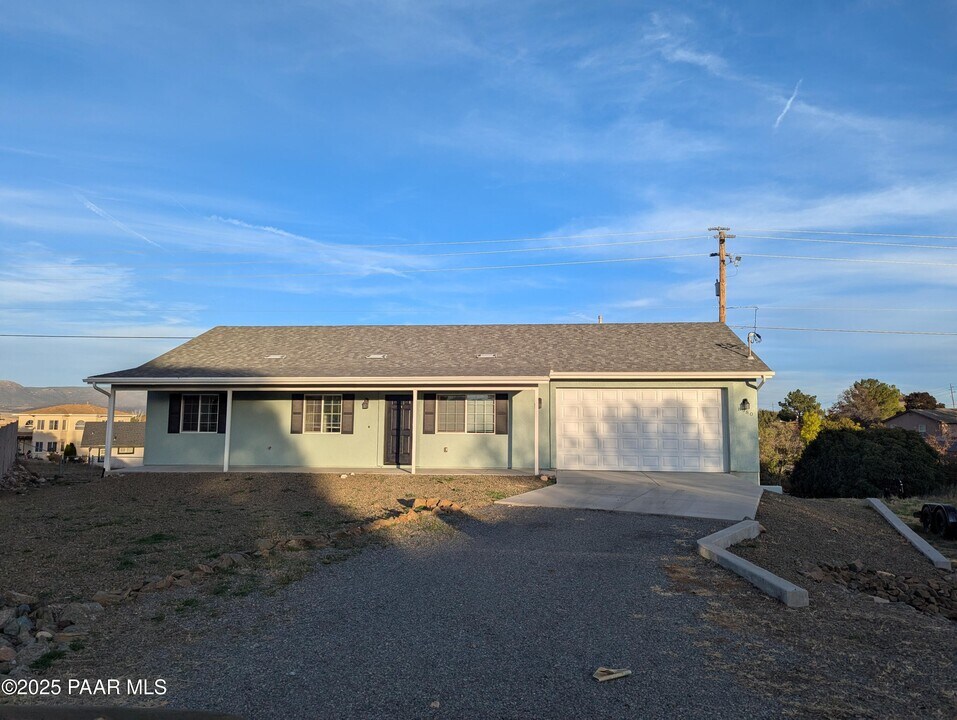 8980 E Navajo Ct in Prescott Valley, AZ - Building Photo