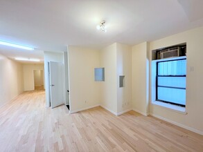 43 Central Park N in New York, NY - Building Photo - Interior Photo