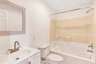 397 Wills Point St, Unit #1 in Canton, TX - Foto de edificio - Building Photo