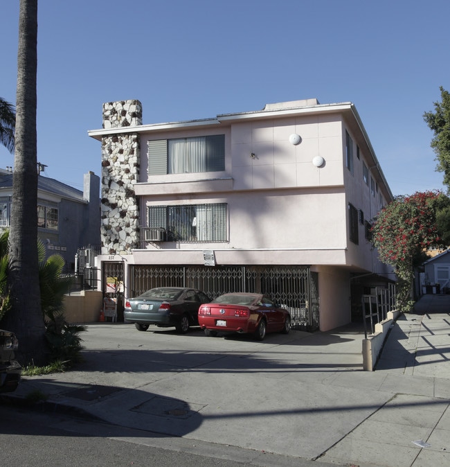 237 N Catalina St in Los Angeles, CA - Building Photo - Building Photo