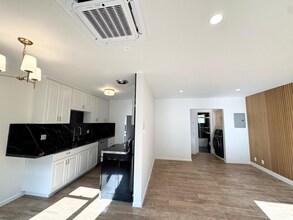 1134 9th St in Santa Monica, CA - Building Photo - Building Photo