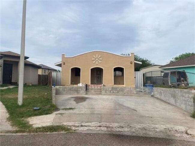 property at 408 Prada Machin Dr