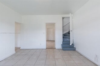 768 NW 35th St in Miami, FL - Building Photo - Building Photo