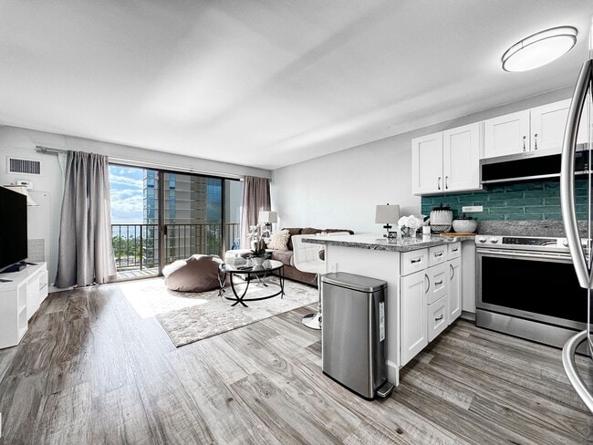 2140 Kuhio Ave in Honolulu, HI - Building Photo - Building Photo