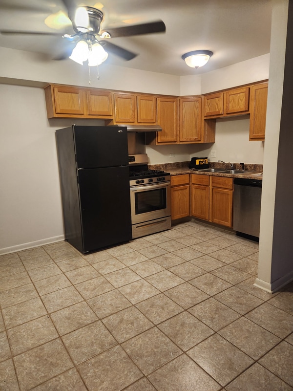 10S511 Echo Ln, Unit 2 in Willowbrook, IL - Foto de edificio - Building Photo