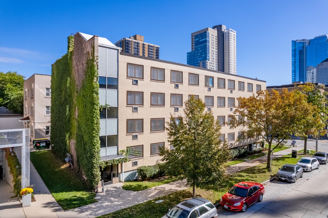 Claridge Hall in Milwaukee, WI - Building Photo