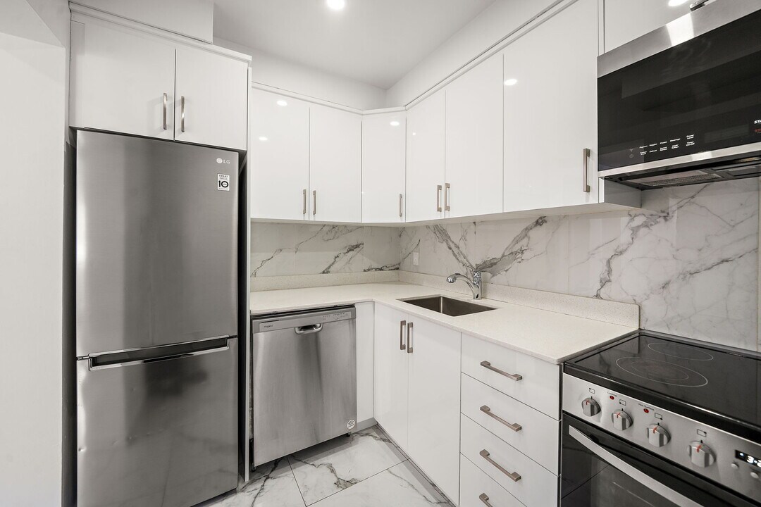 Le Camelia in Montréal, QC - Building Photo