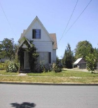 Martha Washington Apartments in Monmouth, OR - Building Photo - Building Photo